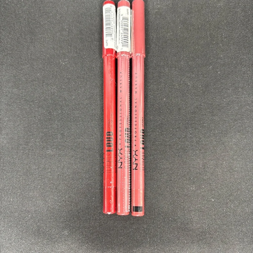 NYX Bold Pink Lip Pencil
